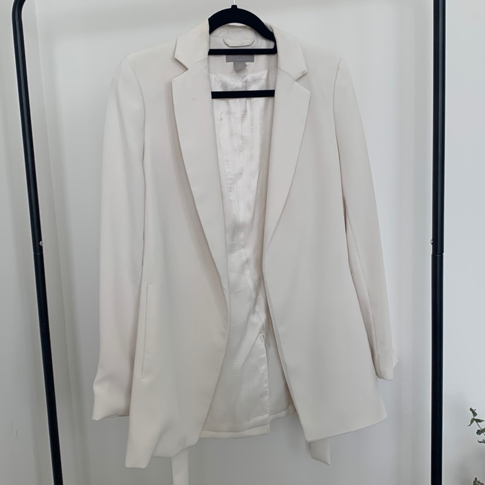 H&M | CHIC Blazer | Size 4